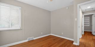 Charming 3BR House in Aurora Gallery 19