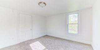 Available JULY- 2 Bedrooms, Yard, New Kitchen, New Shower, New Floors - Easy Access! Gallery 9