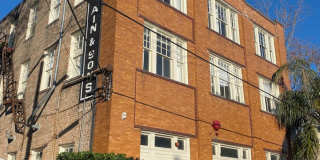 Gorgeous top-floor studio apartment in Walkable Magazine St Location Gallery 1