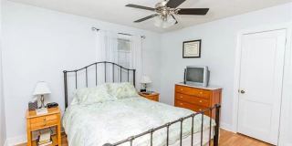 3 BR / 2 BA Sunny renovated Cape Cod within walking distance to Bryan Park Gallery 15