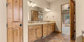 Beautiful Home in an Exclusive Gated Community Gallery 20