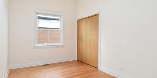 4 Bedroom, 3 Bathroom Impressive Lincoln Park Duplex Gallery 5