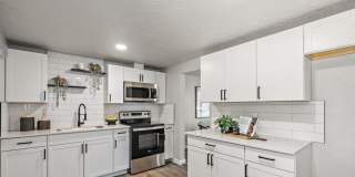 316 East 46th Place Gallery 5