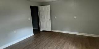 Newly renovated 2/1 in Portland! Gallery 5