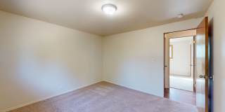 Application pending- Location, Location! - Four Bedroom house located minutes from Des Moines Waterfront Gallery 20