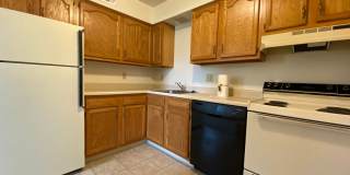 Wonderful 2BR at The Bellwood Manor! Central A/C  MORE! - Call Today for a Tour! Gallery 1