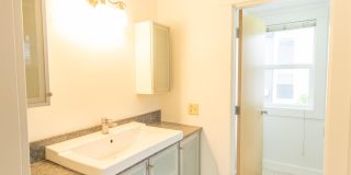 1208 East Barclay Court Gallery 21