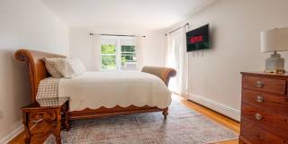 5 Hollow Spring Road Gallery 21