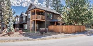 Pristine 2-bd/2-bath Townhome on Corner Lot in Sisters, OR! Gallery 1