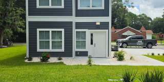 Charming 3 bed, 1.5 bath Gallery 1