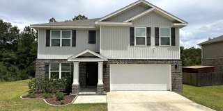Spacious 5 Bedroom! Gallery 1