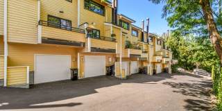 2+ Bed 2.5 Bath East Madison Townhouse Gallery 23