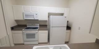 3/2 Condo in Gated Community Gallery 1