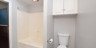 4/3 w/ Fenced yard & enclosed patio! Gallery 27
