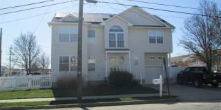 700 N Surrey Ave Gallery 1