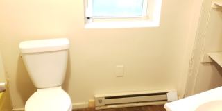 Charming 2Bed/1Bath Semi-Detached Home in Allentown! Gallery 6