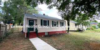 Adorable Cottage with Unique Interior Design and Fenced Yard Adorable Cottage with Unique Interior Design and Fenced Yard Gallery 1
