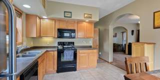 3 Bed House w/ Garage, Laundry, & Fenced Yard! Gallery 13