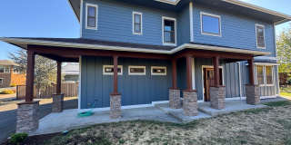 Home for Rent - Westside Hood River Gallery 1
