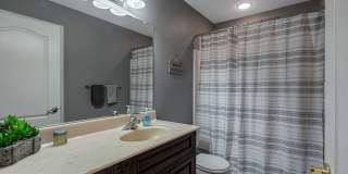 Beautiful 3 Bedroom Bridgeport Townhome! Gallery 28