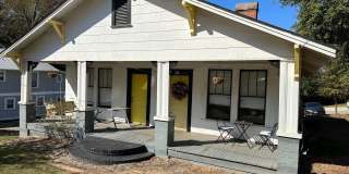 Charming Three Bedroom on Carr Hill Gallery 1
