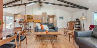 Mid Century Modern Home in Town Gallery 20