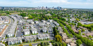 The Strand Gallery 73