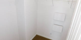 Beautiful 4 bed, 2.5 bath unit in Orange. Gallery 26