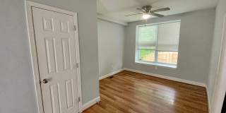 Spacious 4 Bedroom Home Gallery 8