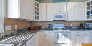 OFF-SEASON FURNISHED MONTHLY RENTAL Gallery 11