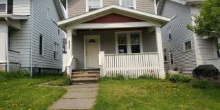 AVAILABLE AUGUST - Welcoming 3 Bed 1 Bath Gallery 1
