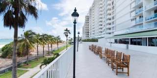 5601 Collins Avenue Gallery 5