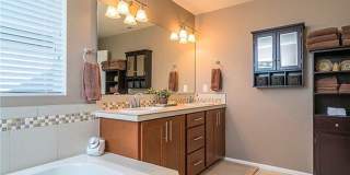 Exquisitely Beautiful Home with 3 bed and 2.5 Bath Gallery 12