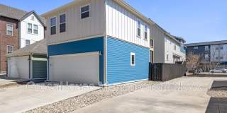 636 SW B ST Gallery 38