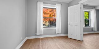 2211 W Winona Gallery 9