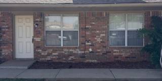 2 bed one bath spacious duplex in Mustang! Gallery 1