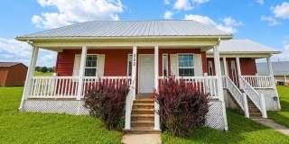 Charming Home in the Heart of Cave City! Gallery 1
