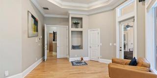 Stunning Lagoon Residence! Gallery 28