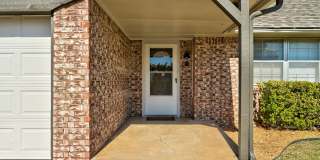 Two-Story 4 bed 2 bath Home in the Heart of Moore! Gallery 3