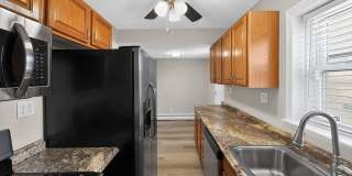 Spacious Townhome with driveway Gallery 4