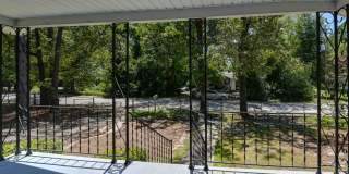 Charming 2 Bedroom Home, close to USC & located on a Large Lot! Gallery 26