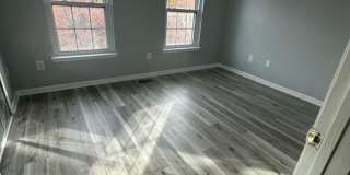 7927 FOXCREST Court Gallery 18