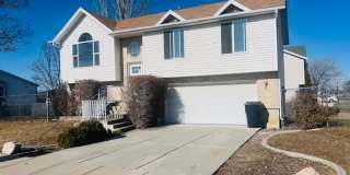 Beautiful remodeled home with fenced backyard and 2 car garage Gallery 1