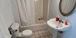 Very Spacious 4bdrm/2bth House on W CARY STREET in the Heart of VCU!!! Gallery 37