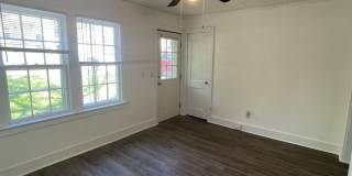 2 Bedroom, 1 Bath House in Columbia! Gallery 4