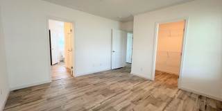 5680 Woodford St Gallery 10