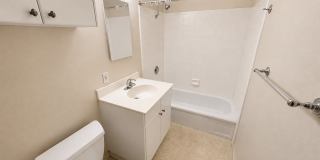 Quaint Home in Desirable Midtown Neighborhood! Gallery 17