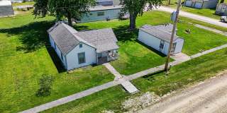 Charming 2-bedroom, 1-bath home Gallery 1