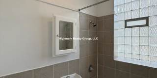 7507 North Greenview Ave. Gallery 7