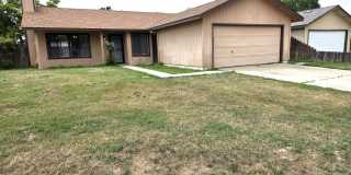 Beautiful 3 Bedroom 2 Bath Home near Monache High School Gallery 1